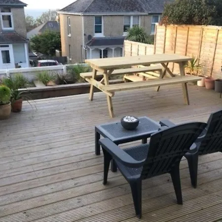 Sea Views With Large Deck One Bedroom Very Close To Beach And Town Newquay  Exterior photo