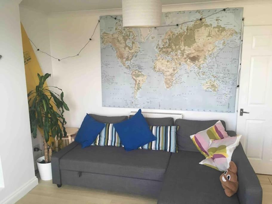 Apartment Sea Views With Large Deck One Bedroom Very Close To And Town *